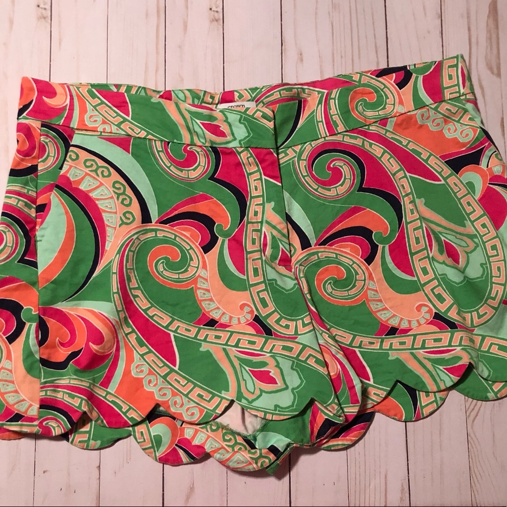 Crown & Ivy scalloped shorts